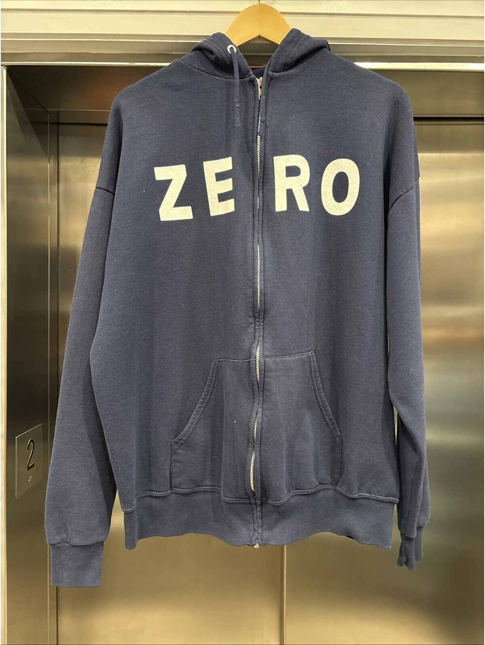 Vintage 00’s Zero skateboards Full Zip Navy Blue Hoodie
